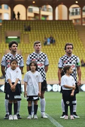 Formel 1, GP von Monaco, Charity Football Match Monaco Grand Prix, Monte Carlo 25 - 29 May 2016 (L to R): Carlos Sainz Jr (ESP) Scuderia Toro Rosso; Max Verstappen (NLD) Red Bull Racing; and Fernando Alonso (ESP) McLaren, at a charity football match. 24.05.2016. 