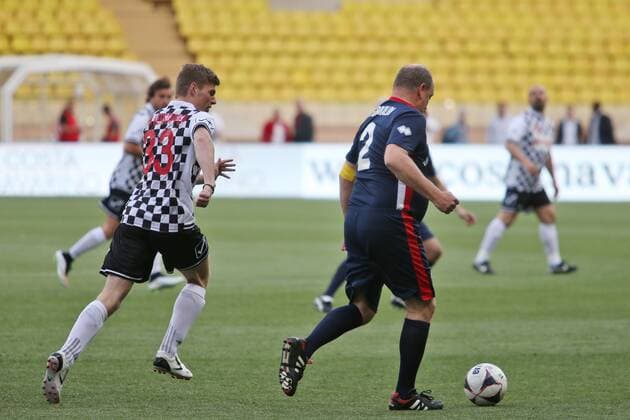 Formel 1, GP von Monaco, Charity Football Match Monaco Grand Prix, Monte Carlo 25 - 29 May 2016 Max Verstappen (NLD) Red Bull Racing and HSH Prince Albert of Monaco (MON) at a charity football match. 24.05.2016. 