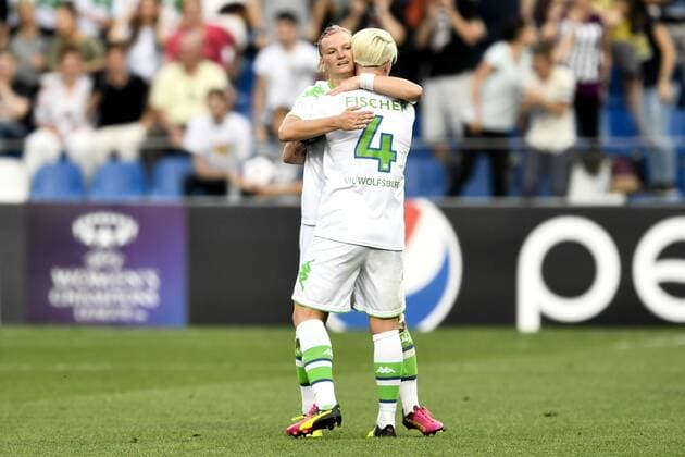 Fußball, Damen, Champions League Finale, VfL Wolfsburg - Olympique Lyon 160526 Wolfsburgs Alexandra Popp und Nilla Fischer Torjubel - Champions League Finale Damen - VfL Wolfsburg - Olympique Lyon -- - Fussball Frauenfussball - 26 Mai 2016 in Reggio Emilia.  Copyright: CARLxSANDIN BB160526CS056