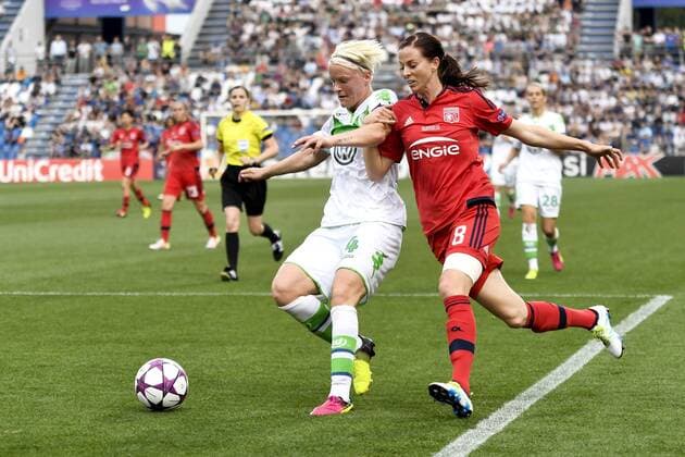 Fußball, Damen, Champions League Finale, VfL Wolfsburg - Olympique Lyon 160526 Wolfsburgs Nilla Fischer und Lyons Lotta Schelin - Champions League Finale Damen - VfL Wolfsburg - Olympique Lyon -- - Fussball Frauenfussball - 26 Mai 2016 in Reggio Emilia.  Copyright: CARLxSANDIN BB160526CS057