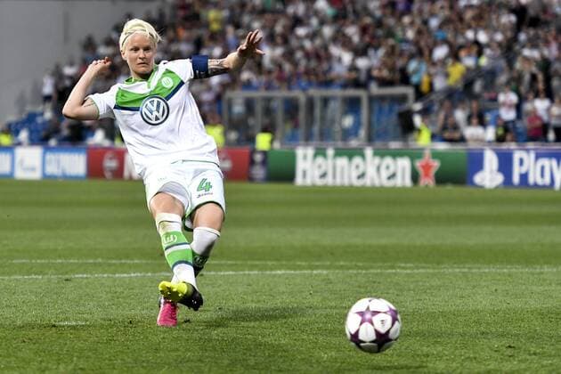 Fußball, Damen, Champions League Finale, VfL Wolfsburg - Olympique Lyon 160526 Wolfsburgs Nilla Fischer Elfmeterschiessen Champions League Finale Damen - VfL Wolfsburg - Olympique Lyon 26. mai 2016 Reggio Emilia.  Copyright: CARLxSANDIN BB160526CS070