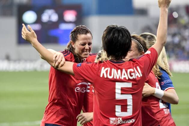Fußball, Damen, Champions League Finale, VfL Wolfsburg - Olympique Lyon 160526 Lyons Lotta Schelin und Saki Kumagai jubeln nach Elfmeterschiessen Champions League Finale Damen - VfL Wolfsburg - Olympique Lyon 26. mai 2016 Reggio Emilia.  Copyright: CARLxSANDIN BB160526CS073