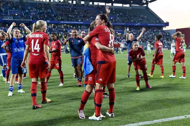 Fußball, Damen, Champions League Finale, VfL Wolfsburg - Olympique Lyon 160526 Lyons Lotta Schelin jubelt über den Champions League Sieg - Champions League Finale Damen - VFL Wolfsburg - Olympique Lyon -26 Mai 2016 - Reggio Emilia.  Copyright: CARLxSANDIN BB160526CS077