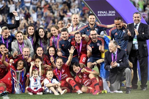Fußball, Damen, Champions League Finale, VfL Wolfsburg - Olympique Lyon 160526 Lyon Spielerinnen jubeln über den Champions League Sieg - Champions League Finale Damen - VFL Wolfsburg - Olympique Lyon -26 Mai 2016 - Reggio Emilia.  Copyright: CARLxSANDIN BB160526CS083
