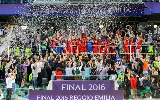 26.05.2016. Stadio Citta del Tricolore, Reggio, Italy. UEFA Womens Champions League Final. VfL Wolfsburg versus Olympique Lyon. Wendie Reinard raises the winners cup to the fans xActivafotox  ActionPlus11742001