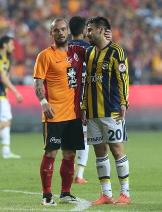 Ziraat Turkish Cup Final match between Fenerbahce and Galatasaray at Antalya Arena in Antalya , Turkey on May 26 , 2016. Pictured: Volkan Sen (R) of Fenerbahce and Wesley Sneijder of Galatasaray. 