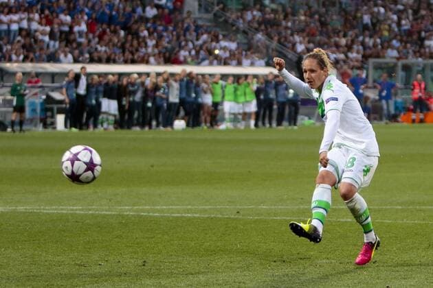 Fußball, UEFA Women s Champions League Finale, VfL Wolfsburg - Olympique Lyon; Babett Peter (Wolfsburg, 8) Elfmeter, Strafstoß, Strafstoss, penalty, Aktion, action. xtgx