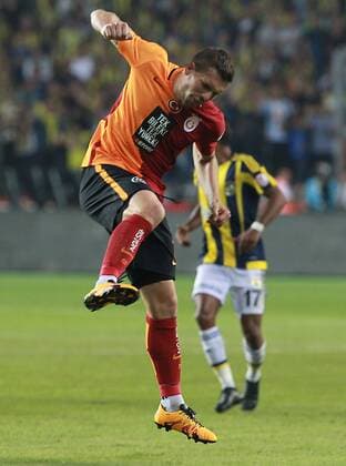 Fußball, Galatasaray Istanbul gewinnt dank Podolski-Treffer Pokalfinale Ziraat Turkish Cup Final match between Fenerbahce and Galatasaray at Antalya Arena in Antalya , Turkey on May 26 , 2016. Final Score: Glatasaray 1 - Fenerbahce 0 Pictured: Lukas Podolski of Galatasaray. 