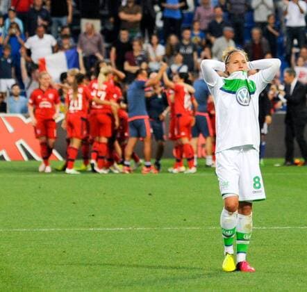 Bilder des Tages - SPORT FuÃŸball, Damen, Champions League Finale, VfL Wolfsburg - Olympique Lyon 26.05.2016. Stadio Citta del Tricolore, Reggio, Italy. UEFA Womens Champions League Final. Wolfsburg versus Lyon. Babett Peter shows her disappointment xActivafotox  ActionPlus11742025