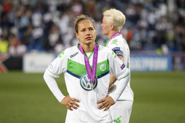 26.05.2016. Stadio Citta del Tricolore, Reggio, Italy. UEFA Womens Champions League Final. Wolfsburg versus Lyon. Babett Peter (VfL Wolfsburg) dejected after losing the final to Lyon on penalties xEmanuelexPennacchiox  ActionPlus11742044