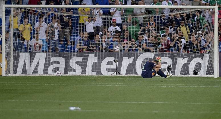 Italy: Woman s Champions League Final: Vfl Wolfsburg - Olympique Lyonnais Almuth Schult is disappointed at the end of the match during Uefa Woman s Champions League Final, Wolfsburg-Lyon. Final result 1-1, Olympique Lyonnais wins after penalty.  NicolòxCampo