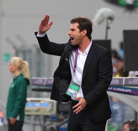 Wolfsburg vs Lyon, CL Frauen, Finale Reggio Emilia, Italien 26.05.2016, FUßBALL - VfL Wolfsburg vs Olympique Lyon, Finale, UEFA Frauen Champions League, Mapaei Stadium, Saison 2015 16. Bild zeigt: Cheftrainer Ralf Kellermann (VfL Wolfsburg) lautstark an der Seitenlinie, gestikulierend Reggio Emilia