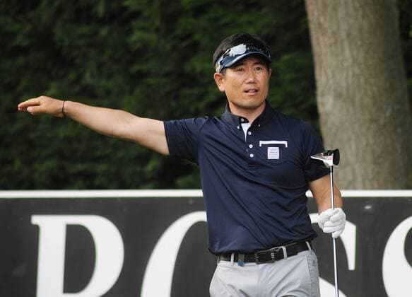 Golf - 2016 BMW PGA Golf Herren Championship Wentworth - Round Two Y E Yang of Korea at the 18th. COLORSPORT ANDREW COWIE 