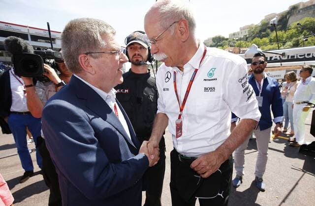 Bilder des Tages - SPORT Motorsports: FIA Formula One World Championship WM Weltmeisterschaft 2016, Grand Prix of Monaco, Thomas Bach (GER, IOC President), Dr. Dieter Zetsche (Chairman of the Board of Management of Daimler AG, Head of Mercedes-Benz Cars), xHOCHxZWEIx