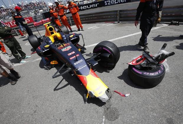 Motorsports: FIA Formula One World Championship WM Weltmeisterschaft 2016, Grand Prix of Monaco, car of 33 Max Verstappen (NLD, Red Bull Racing) after crash xHOCHxZWEIx