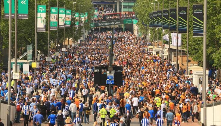 28.05.2016. Wembley Stadium, London, England. Skybet Championship Play Off Final. Sheffield Wednesday versus Hull. Fans poor towards Wembley Stadium xMarkxKertonx  ActionPlus11742624