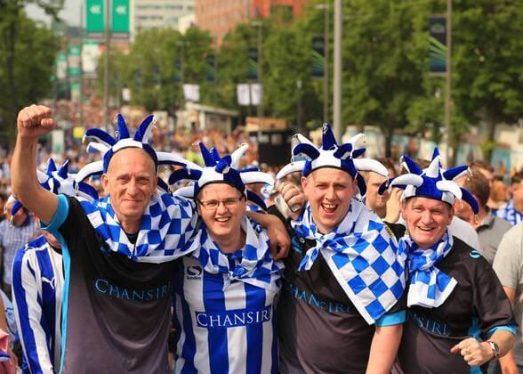28.05.2016. Wembley Stadium, London, England. Skybet Championship Play Off Final. Sheffield Wednesday versus Hull. Sheffield Wednesday fans make the walk down Wembley Way xMarkxKertonx  ActionPlus11742626