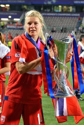 IPP20160528 Football - soccer: UEFA Women s Champions League 2015 2016, Final 2016, VfL Wolfsburg - Olympique Lyon, Ada Hegerberg with the cup xHOCHxZWEIx xItalyxPhotoxPressx 