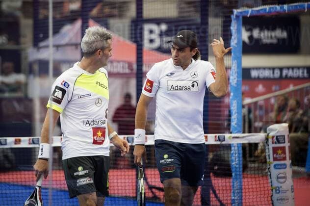 Juan Mieres (R) and Miguel Lamperti in action against Fernando Belasteguin and Pablo Lima during the men s semifinal game of the World Padel Tour Madrid Open in Las Rozas, close to Madrid, 28 May 2016. Men semifinal !ACHTUNG: NUR REDAKTIONELLE NUTZUNG!  GRA332 20160528-636000554269042391