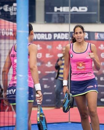 Maria José Sanchez Alayeto (R) and her sister María Pilar Sanchez Alayeto reacts after winning the women s semifinal game against Gemma Triay and Lucia Sanz in the World Padel Tour Madrid Open in Las Rozas, close to Madrid, 28 May 2016. WOMEN SEMFINAL !ACHTUNG: NUR REDAKTIONELLE NUTZUNG!  GRA073 20160528-636000559675648900