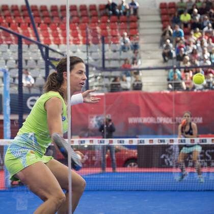 Spanish Marta Marrero in action against Elisabeth Amatriain and Patricia Llaguno during the women s semifinal game of the World Padel Tour Madrid Open in Las Rozas, close to Madrid, 28 May 2016. WOMEN SEMFINAL !ACHTUNG: NUR REDAKTIONELLE NUTZUNG!  GRA041 20160528-636000565791628900
