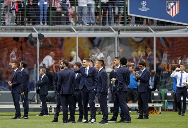 Atletico de Madrid s players Jesus Gamez (C-L) and Uruguayan Jose Maria Gimenez (C) at San Siro stadium before the UEFA Champions League final match against Real Madrid in Milan, Italy, 28 May 2016. REAL MADRID VS ATLETICO DE MADRID !ACHTUNG: NUR REDAKTIONELLE NUTZUNG!  MIL001 20160528-636000612008833052