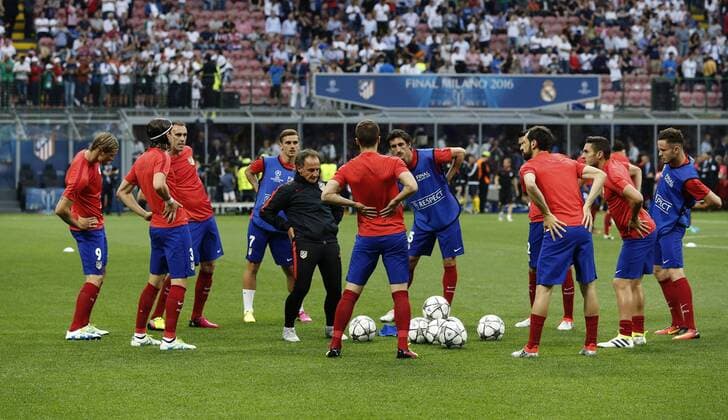 Atletico de Madrid s players warm up prior to the UEFA Champions League final match between Real Madrid and Atletico de Madrid at San Siro stadium in Milan, Italy, 28 May 2016. REAL MADRID VS ATLETICO DE MADRID !ACHTUNG: NUR REDAKTIONELLE NUTZUNG!  MIL007 20160528-636000647236708503