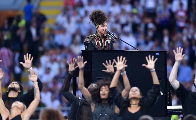 FUSSBALL CHAMPIONS LEAGUE FINALE SAISON 2015 2016 Real Madrid - Atletico Madrid 28.05.2016 Die US-amerikanische Soul- und R&B-Saengerin Alicia Keys performt auf der Eröffnungszeremonie 