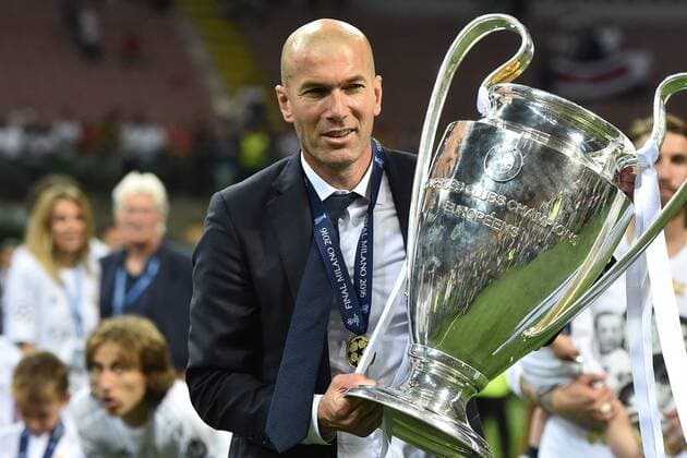 Fußball, Real Madrid gewinnt Champions League Finale in Mailand Zinedine Zidane Real. Celebration with the cup. Milano 28-05-2016 Stadio San Siro Real Madrid - Atletico Football Champions League Final . andreaxstaccioli
