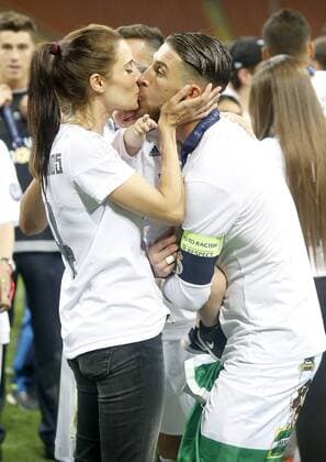 Real Madrid s Sergio Ramos celebrates with his wife, the Spanish actress Pilar Rubio the victory in the UEFA Champions League 2015 2016 Final match.May 28,2016.  (2016052865)
