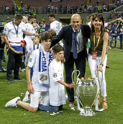 Themen der Woche - Sport Bilder des Tages - SPORT Champions League final between Real Madrid and Atletico. In this picture, Zidane celebrates the title. xRAFAxCASALx 