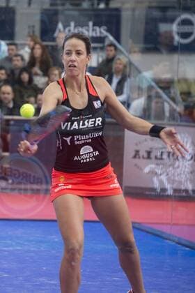 Marta Marrero (C) and her teammate Alejandra Salazar (unseen) face Maria Pilar Sanchez Alayeto (unseen) and Maria Jose Sanchez Alayeto (unseen) during the World Padel Tour Madrid Open s women final match in Las Rozas, outside Madrid, Spain, 29 May 2016. The team of Salazar - Marrero won the match. World Padel Tour Madrid Open !ACHTUNG: NUR REDAKTIONELLE NUTZUNG!  20160529-636001367357882277