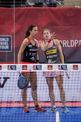 Players Alejandra Salazar (2-L) and Marta Marrero (L) face Maria Jose Sanchez Alayeto (unseen) and Maria Pilar Sanchez Alayeto (unseen) in the World Padel Tour Madrid Open s women final match in Las Rozas, outside Madrid, Spain, 29 May 2016. The team Salazar - Marrero won the match. World Padel Tour Madrid Open !ACHTUNG: NUR REDAKTIONELLE NUTZUNG!  20160529-636001372305422277
