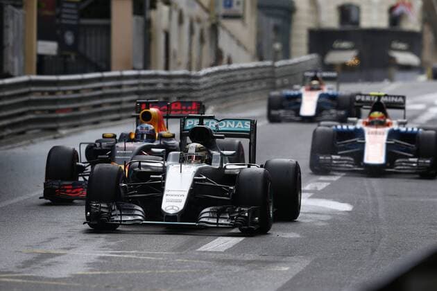 Motorsports: FIA Formula One World Championship WM Weltmeisterschaft 2016, Grand Prix of Monaco, 44 Lewis Hamilton (GBR, Mercedes AMG Petronas Formula One Team), 3 Daniel Ricciardo (AUS, Red Bull Racing), xHOCHxZWEIx