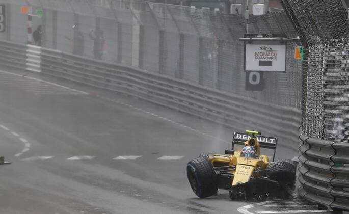 Formel 1, GP von Monaco, Unfall Jolyon Palmer Motorsports: FIA Formula One World Championship WM Weltmeisterschaft 2016, Grand Prix of Monaco, 30 Jolyon Palmer (GBR, Renault Formula 1 Team), xHOCHxZWEIx