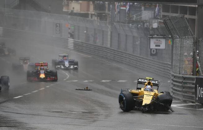 Formel 1, GP von Monaco, Unfall Jolyon Palmer Motorsports: FIA Formula One World Championship WM Weltmeisterschaft 2016, Grand Prix of Monaco, 30 Jolyon Palmer (GBR, Renault Formula 1 Team), xHOCHxZWEIx