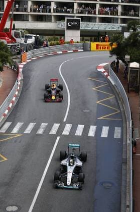 Motorsports: FIA Formula One World Championship WM Weltmeisterschaft 2016, Grand Prix of Monaco, 44 Lewis Hamilton (GBR, Mercedes AMG Petronas Formula One Team), 3 Daniel Ricciardo (AUS, Red Bull Racing), xHOCHxZWEIx
