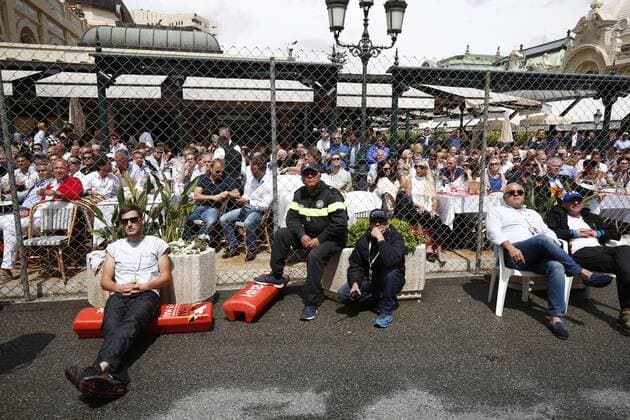 Formel 1, GP von Monaco, Impressionen Motorsports: FIA Formula One World Championship WM Weltmeisterschaft 2016, Grand Prix of Monaco, fans xHOCHxZWEIx