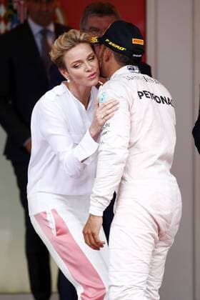 Themen der Woche - Sport Bilder des Tages - SPORT Formel 1, Lewis Hamilton gewinnt GP von Monaco Motorsports: FIA Formula One World Championship WM Weltmeisterschaft 2016, Grand Prix of Monaco, Princess Charlene of Monaco, 44 Lewis Hamilton (GBR, Mercedes AMG Petronas Formula One Team), xHOCHxZWEIx