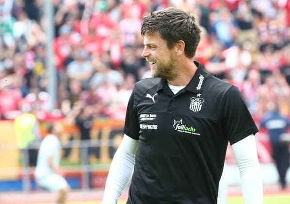 Plauen, 29.05.2016, Vogtlandstadion, Fussball, Regionalliga , Rückspiel in der Relegation zum Aufstieg in die dritte Liga, Aufstiegsspiel. , FSV Zwickau vs. SpVgg Elversberg 1:0 (0:0). , Im Bild: Trainer Torsten Ziegner, FSV Zwickau. ,