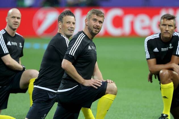 UEFA Champions League Final 2015 2016 Stadio San Siro - Milan - Italy 28 05 2016 20:45CET (20:45 local time) Match referee Mark Clattenburg (ENG) (second from left) and his match officials warm up before the UEFA Champions League Final 2015 2016 at the Stadio San Siro in Milan, Italy. UEFA Champions League Final 2015 2016