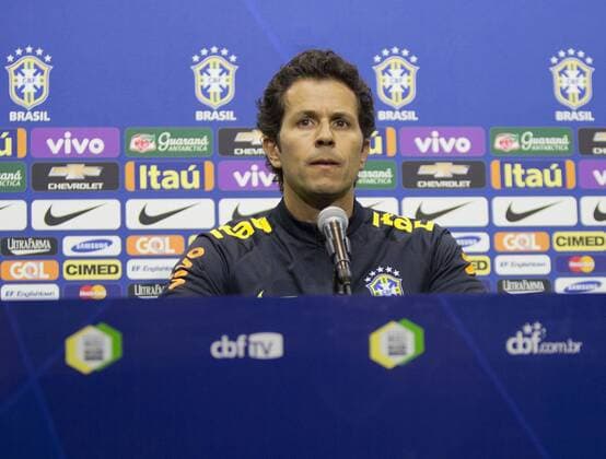 Brazil s soccer team doctor Rodrigo Lasmar delivers a persser at the StubHub Center in Carson, California, United States, 31 May 2016. Brazil will make its debut at Copa America next Saturday before Ecuador at the Rose Bowl stadium in Pasadena, California. BRAZIL S SOCCER TEAM DOCTOR PRESSER !ACHTUNG: NUR REDAKTIONELLE NUTZUNG!  CAR001 20160601-636003461237842711