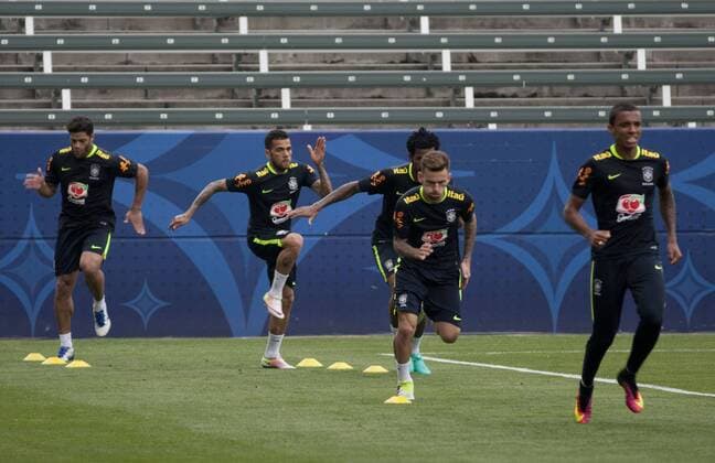 May 31, 2016 - Carson, California, U.S - Members of the national team Nationalteam of Brazil during their practice at the StubHub Center in Carson California on Tuesday May 31, 2016. The team is preparing for the Copa America Centenario 2016 on Saturday at the Rose Bowl stadium in Pasadena California. Brazil practice at StubHub Center - ZUMAp124