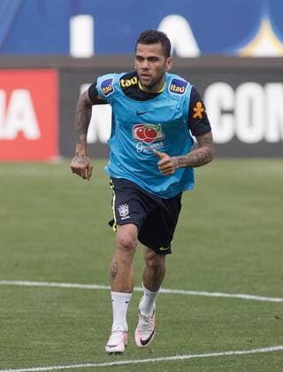 May 31, 2016 - Carson, California, U.S - Dani Alves of the national team Nationalteam of Brazil during their practice at the StubHub Center in Carson California on Tuesday May 31, 2016. The team is preparing for the Copa America Centenario 2016 on Saturday at the Rose Bowl stadium in Pasadena California. Brazil practice at StubHub Center - ZUMAp124