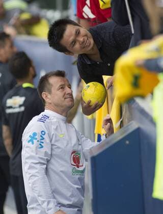 May 31, 2016 - Carson, California, U.S - Manager of the national team Nationalteam of Brazil Carlos Dunga signs autographs during their practice at the StubHub Center in Carson California on Tuesday May 31, 2016. The team is preparing for the Copa America Centenario 2016 on Saturday at the Rose Bowl stadium in Pasadena California. Brazil practice at StubHub Center - ZUMAp124