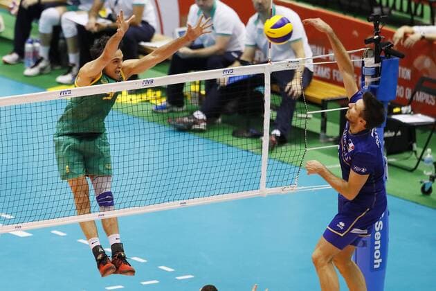 Staples Max (AUS), JUNE 1, 2016 - Volleyball : Men s Volleyball World Final Qualification for the Rio de Janeiro Olympics 2016 match between France 3-1 Australia at Tokyo Metropolitan Gymnasium, Tokyo, Japan. Noxthirdxpartyxsales  (qdwa047889)
