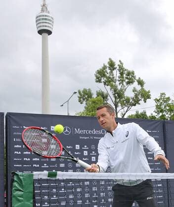 Tennis Mercedes Cup Stuttgart 02.06.2016 Deutschland Tennis Mercedes Cup Stuttgart beim TC Weissenhof Pressekonferenz und Show Einlage untern Fernsehturm mit Philipp Kohlschreiber( GER)