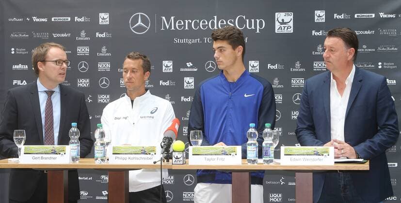 Tennis Mercedes Cup Stuttgart 02.06.2016 Deutschland Tennis Mercedes Cup Stuttgart beim TC Weissenhof Pressekonferenz v. li. mit Dr. Gert Brandner ( Vorsitzender TC Weissenhof), Philipp Kohlschreiber ( GER), Taylor Fritz ( USA) Edwin Weindorfer ( Turnierdirektor und Veranstalter Mercedes Cup).
