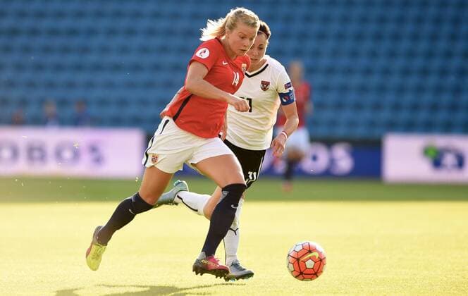 Fußball, EM Quali, Norway - Austria Viktoria Schnaderbeck , Österrike Ada Hegerberg , Norge 