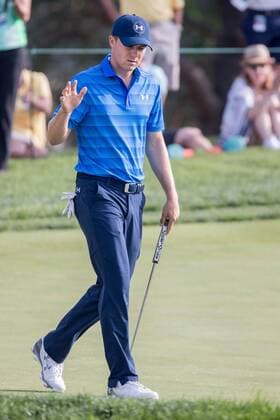 Golf, The Memorial Tournament in Dublin, Ohio June 2, 2016 - Dublin, Ohio, U.S - Jordan Spieth acknowledges the crowd after making a putt on the 10th hole in the first round of The Memorial Tournament at Muirfield Village Golf Club, Dublin, Ohio. PGA Golf Herren 2016 - The Memorial Tournament - First Round - ZUMAs304